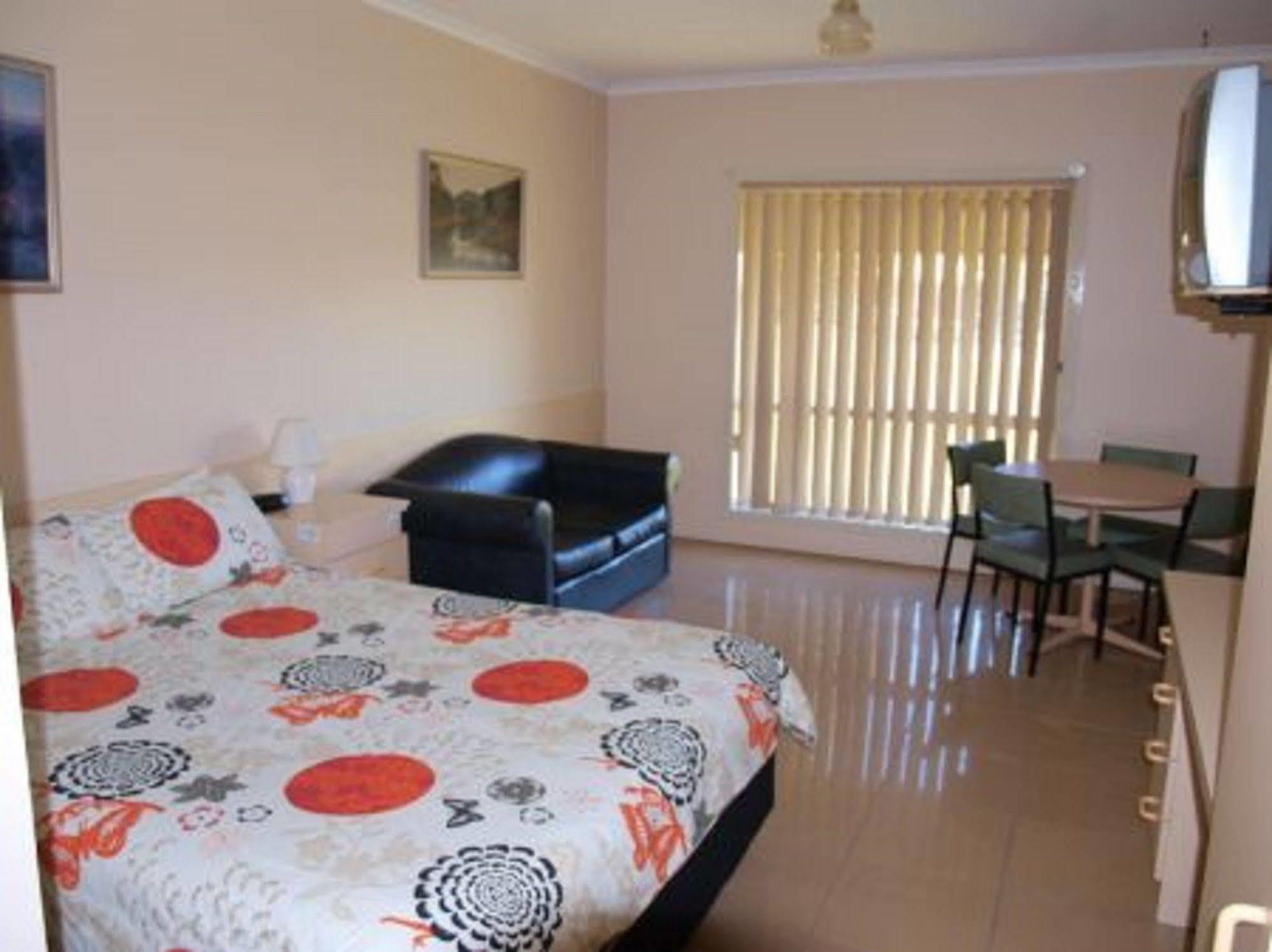 Sandhurst Motel Carrum Downs Exterior photo