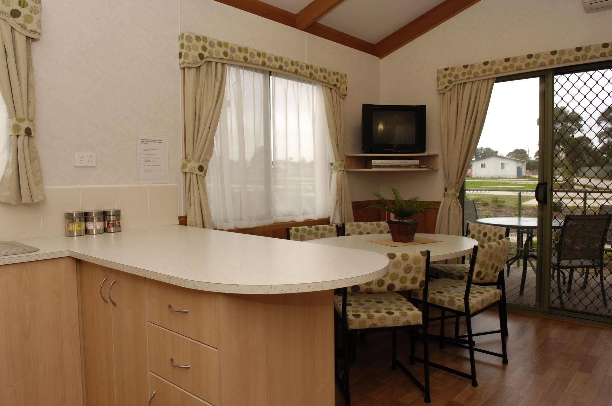 Sandhurst Motel Carrum Downs Exterior photo